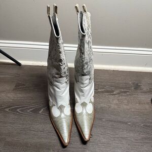 Para Raio White Silver Leather Pointed Toe Brazilian Cowgirl Boots Women's 9